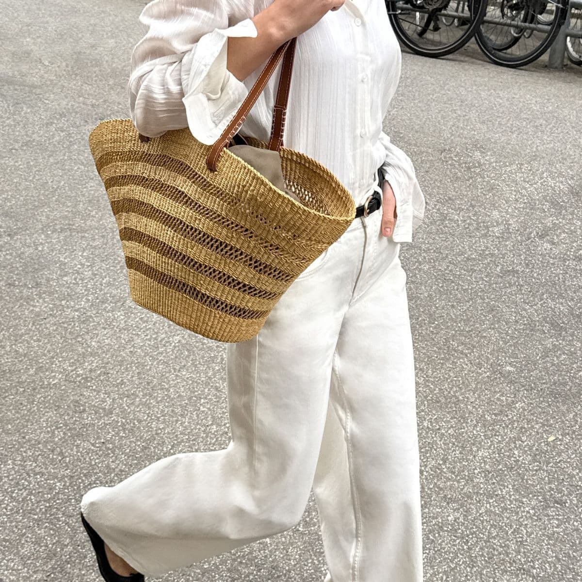  Thought You Couldn’t Wear Jeans in Summer? These 6 Chic Trends Will Make You Think Again 