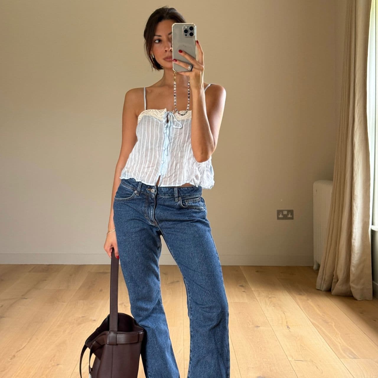34 Pretty Tops Stylish People Will Wear With Jeans This Spring