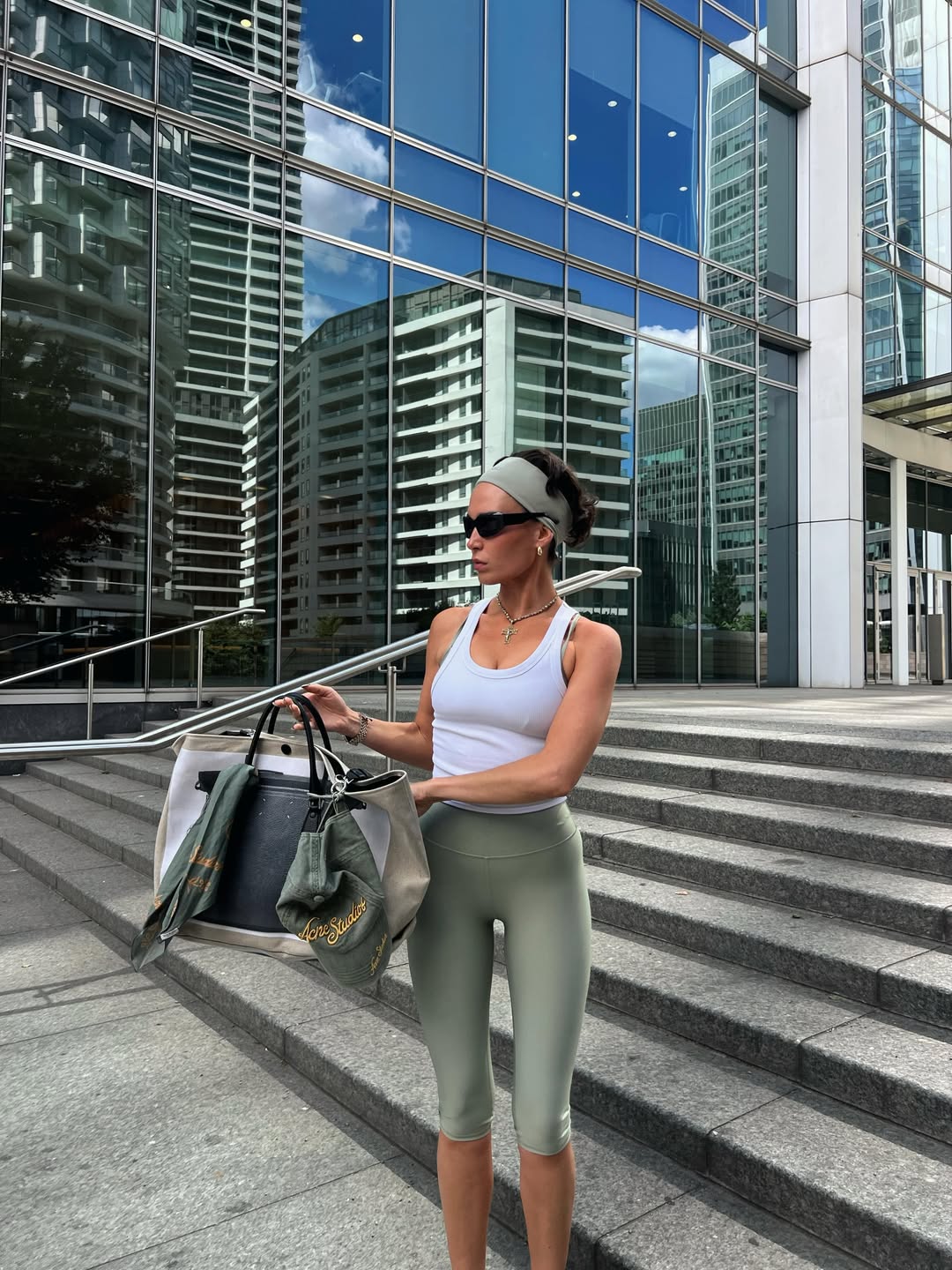 Summertime in the city @alo 🌱🌳🍏 ad